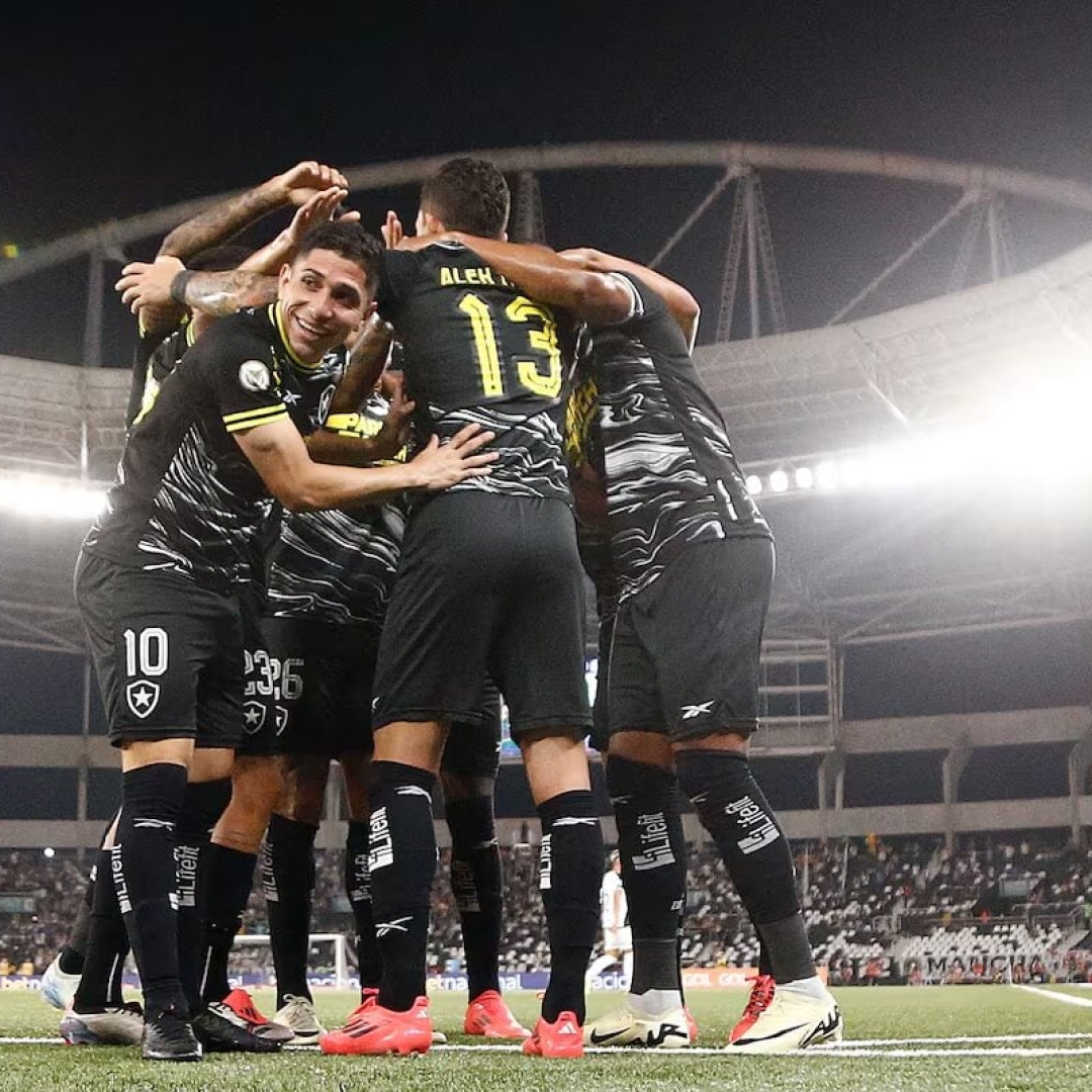 Botafogo aumenta chances de título no Brasileirão