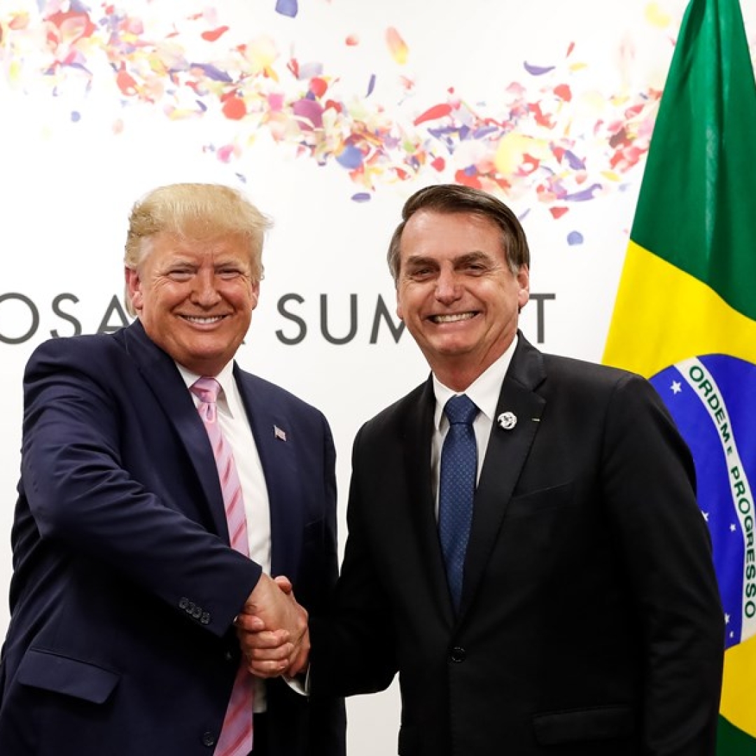 Bolsonaro busca liberação de passaporte para posse de Trump