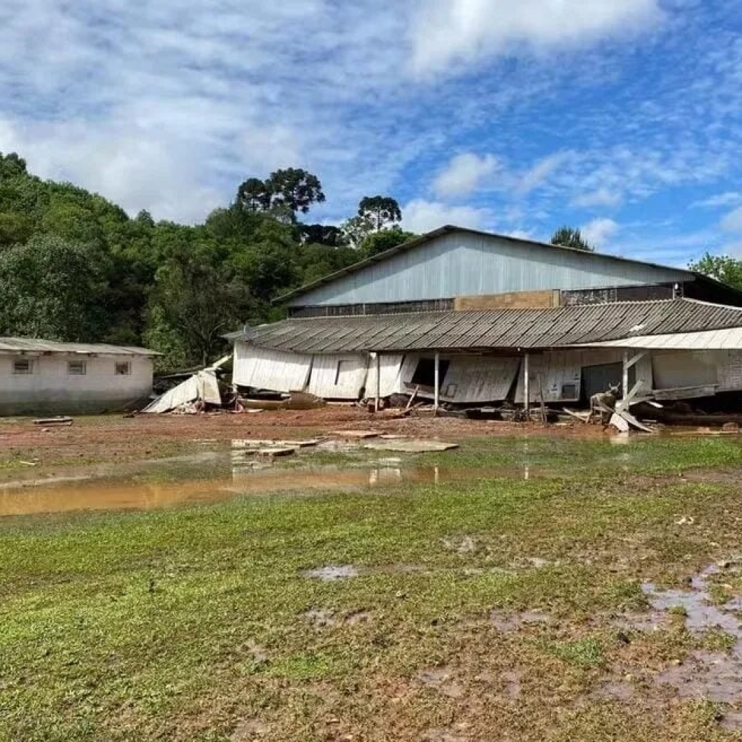 Criança some após enxurrada em General Carneiro, PR