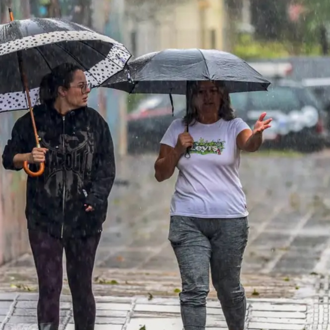 Frente fria pode causar temporais em vários estados brasileiros