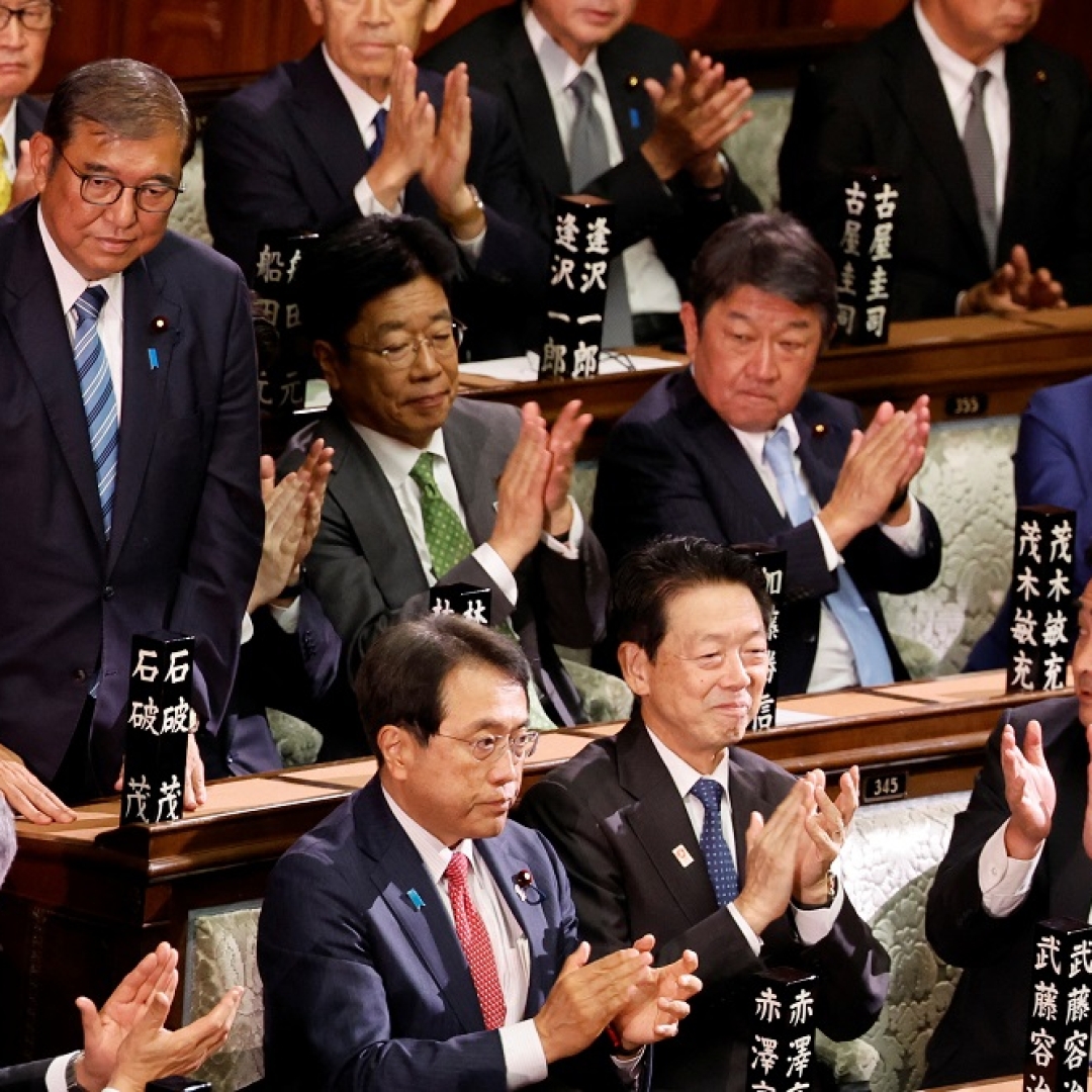 Parlamentares japoneses mantêm Ishiba como líder