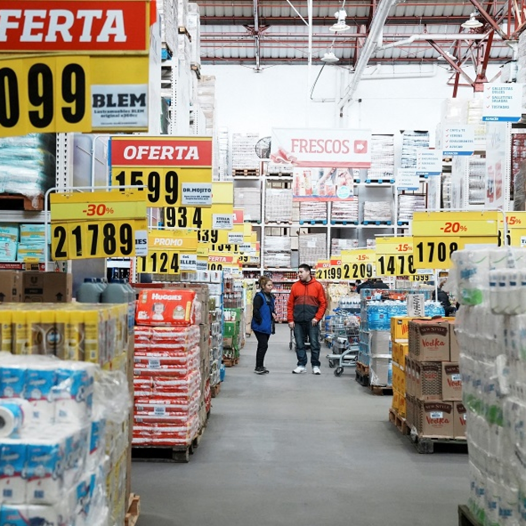 Presidente argentino reduz inflação, mas consumo é afetado