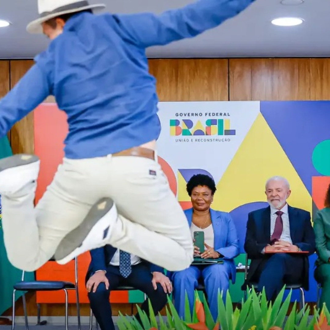 Presidente Lula sanciona lei que cria o Dia Nacional do Maracatu