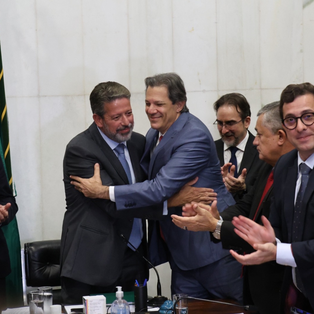 Presidente da Câmara recebe Ministro da Fazenda para falar de corte de despesas