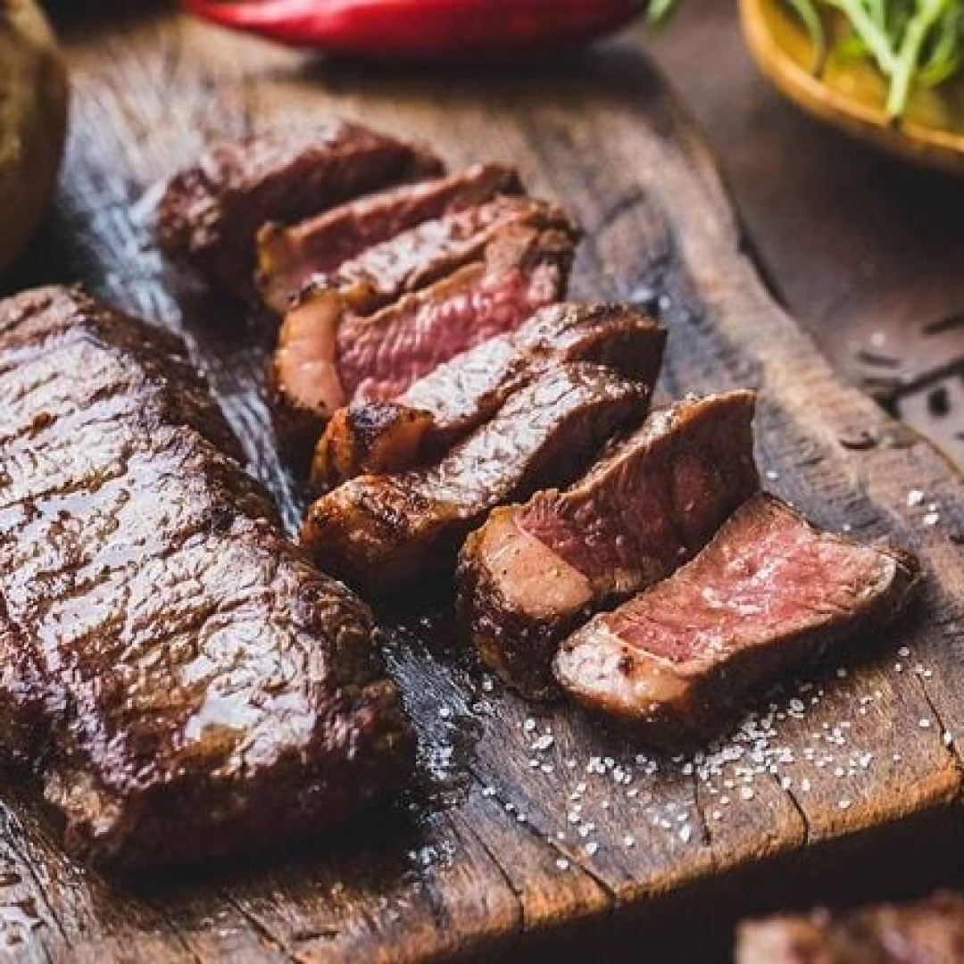 Comer ou retirar a gordura da picanha? Nutricionistas explicam