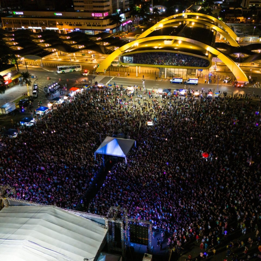 Abertura da Maringá Encantada 2024 com show de Lulu Santos