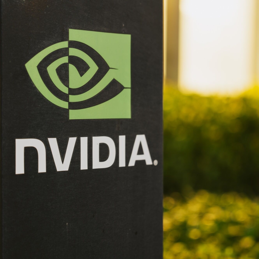 Índices futuros dos EUA mistos antes de discurso do Fed e resultados da Nvidia