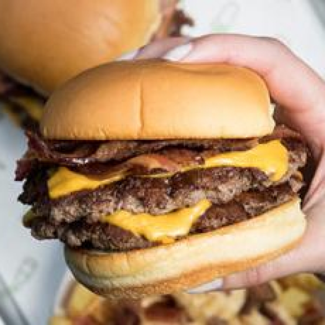 Delta Air Lines vai servir cheeseburgers da Shake Shack em voos de Boston