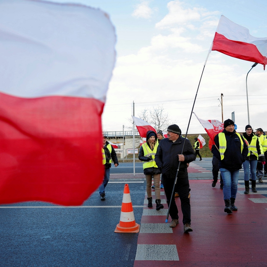 Agricultores poloneses suspendem protestos contra acordo UE-Mercosul