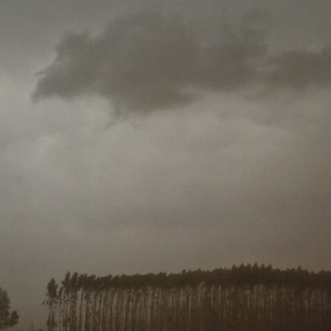 Alerta laranja de tempestade em cidades do Paraná