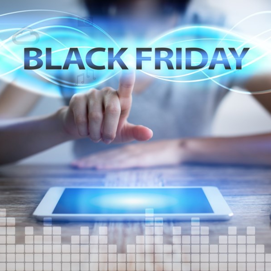 44% dos brasileiros pretendem gastar entre R$ 1 mil e R$ 4 mil na Black Friday deste ano