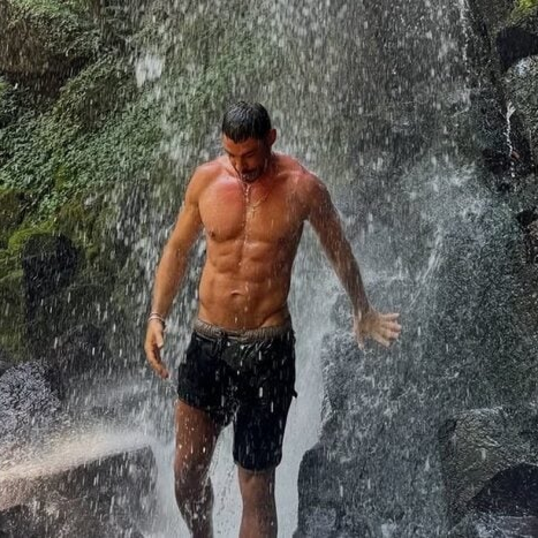 Estudante paranaense tira fotos com Cauã Reymond em cachoeira