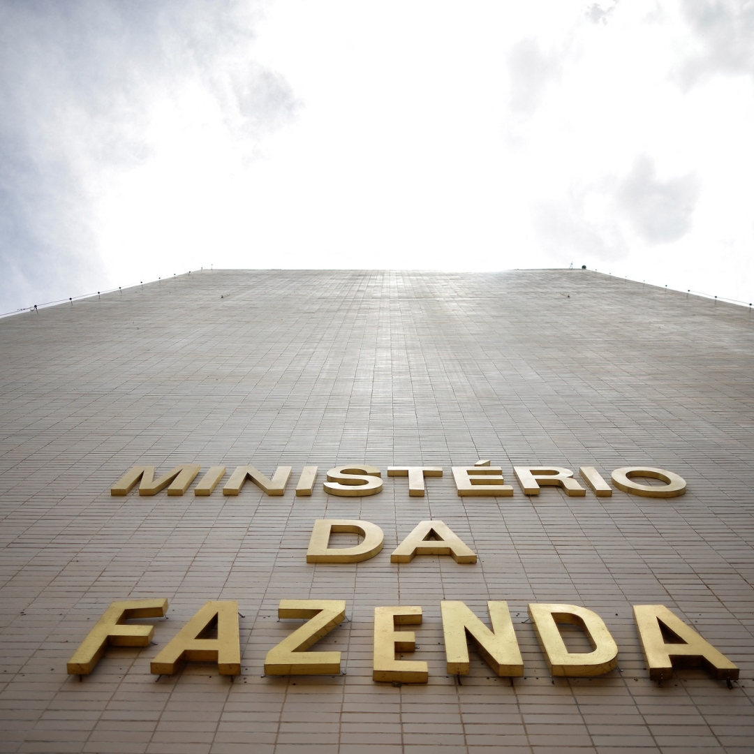 Pacote fiscal do governo gera pessimismo no mercado e pressão sobre a Selic