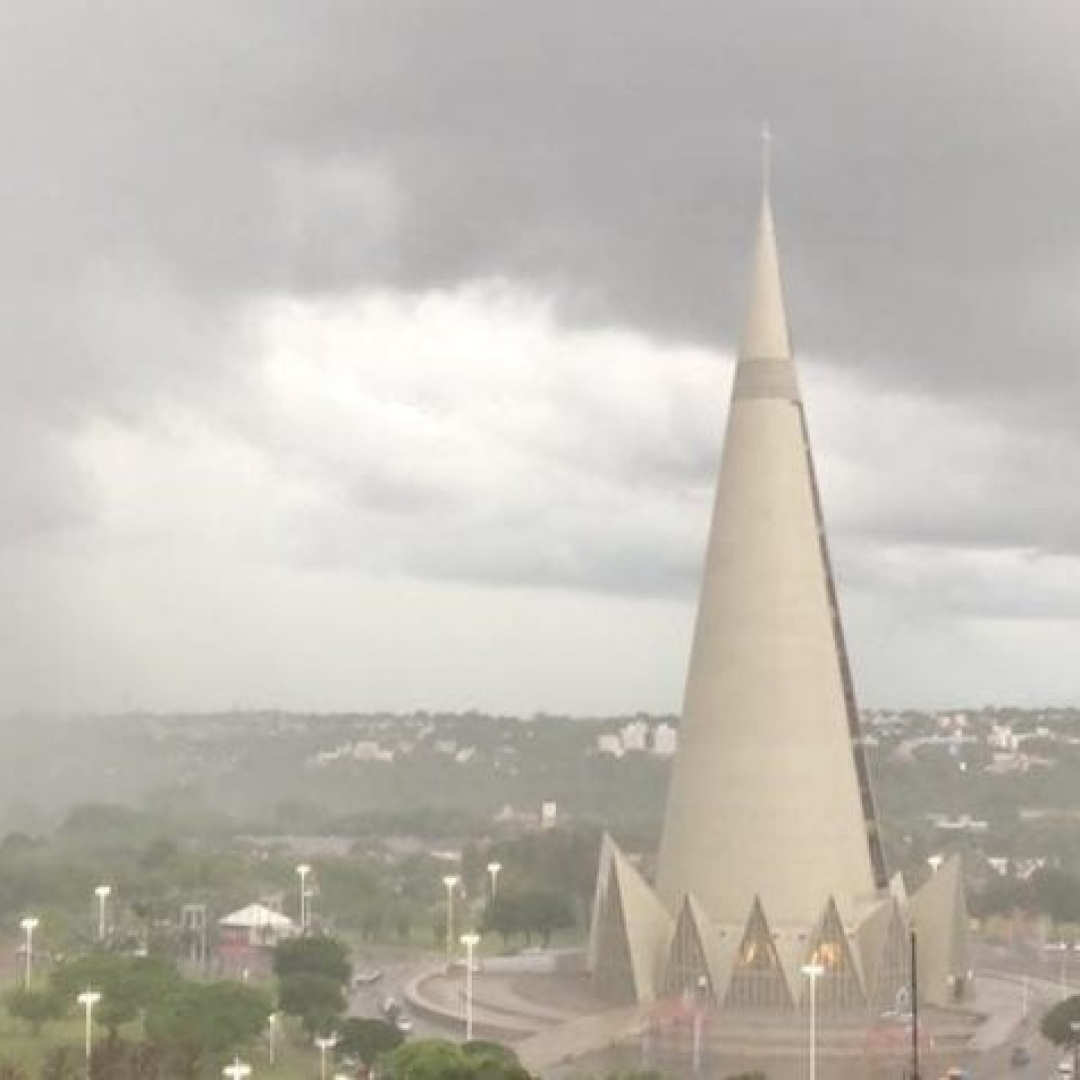 Alertas de Tempestade e Acumulado de Chuva no Paraná