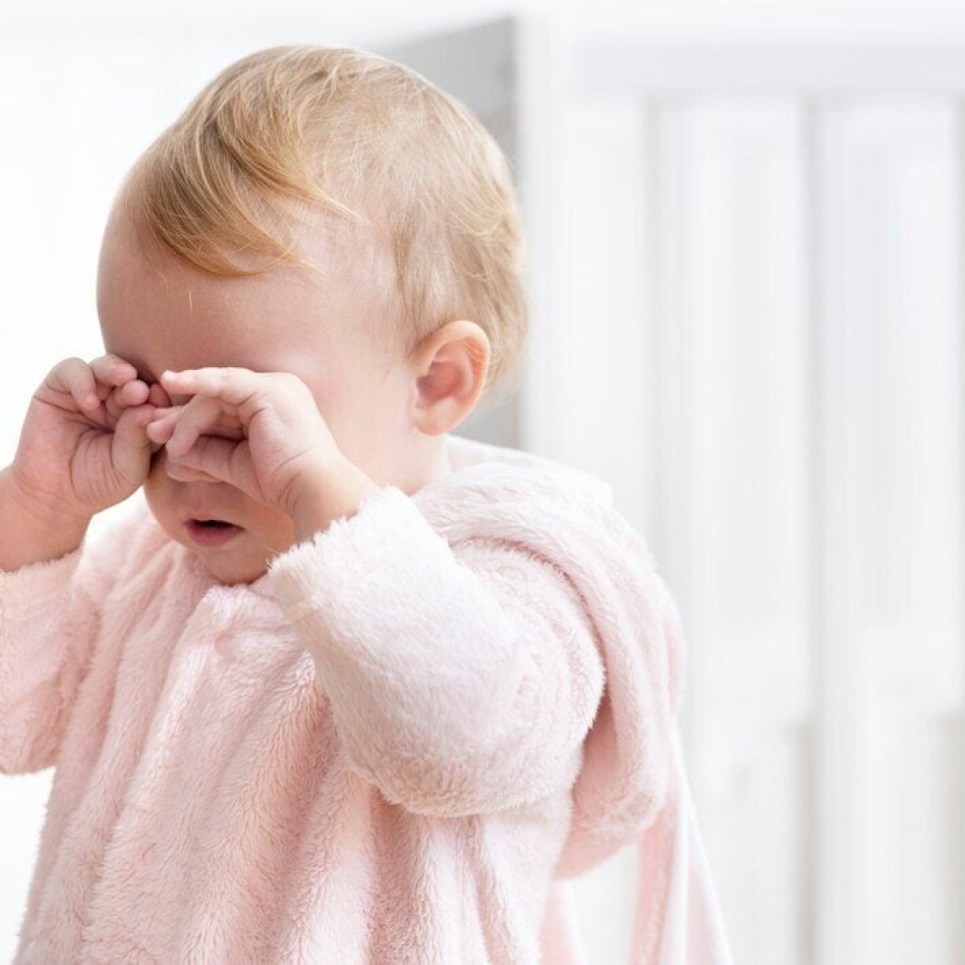 Mãe coloca dois filhos para adoção nos EUA