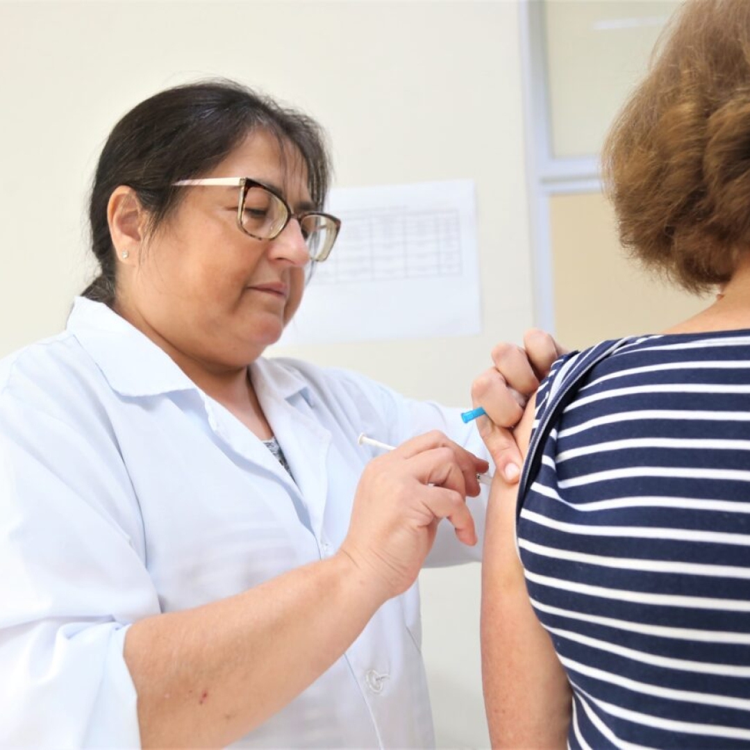 Vacinação contra febre amarela e Covid-19 é retomada em Maringá