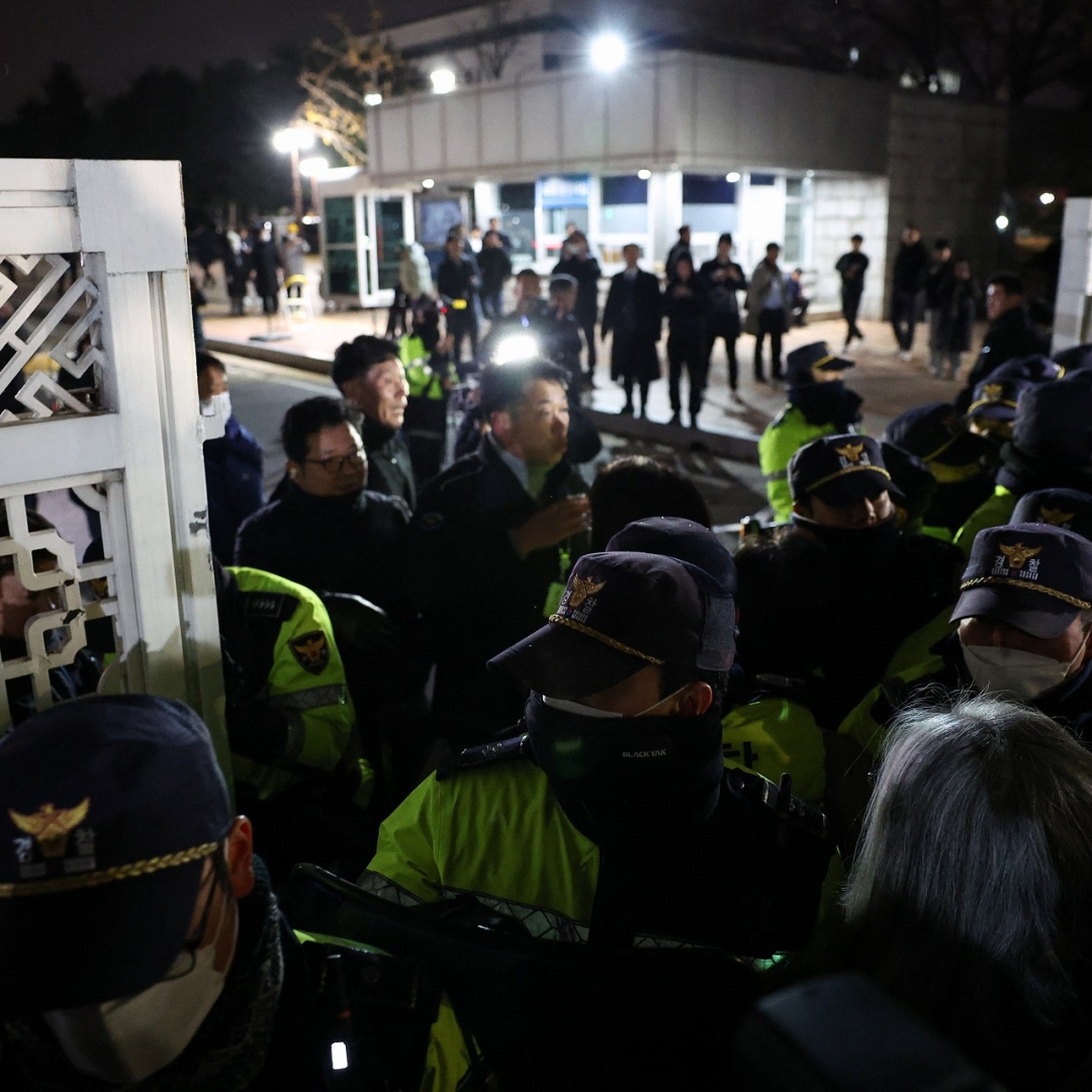 Presidente da Coreia do Sul decreta lei marcial em meio a protestos