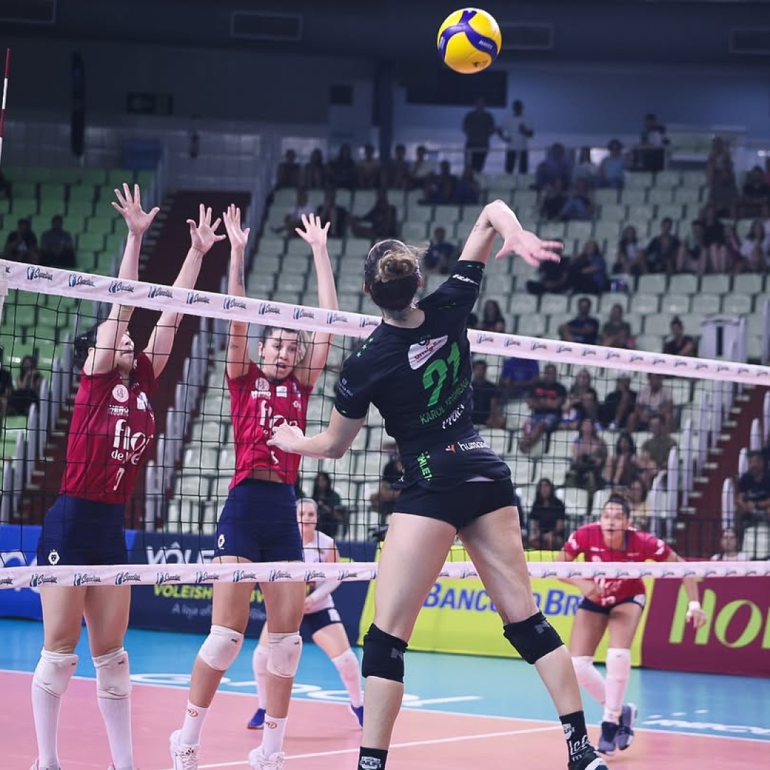 Unilife Maringá perde para o Barueri na Superliga Feminina de Vôlei