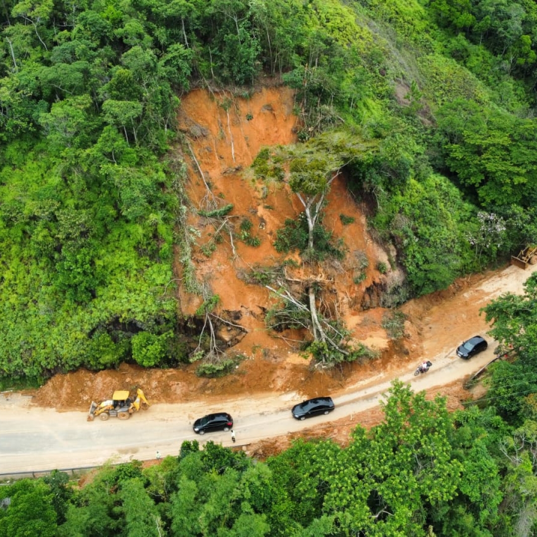 Alerta de deslizamentos de terra em regiões de SP