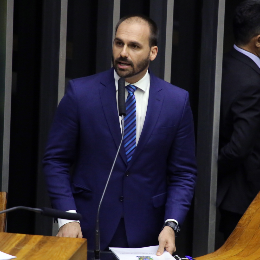 Eduardo Bolsonaro se oferece como plano B para eleição presidencial de 2026