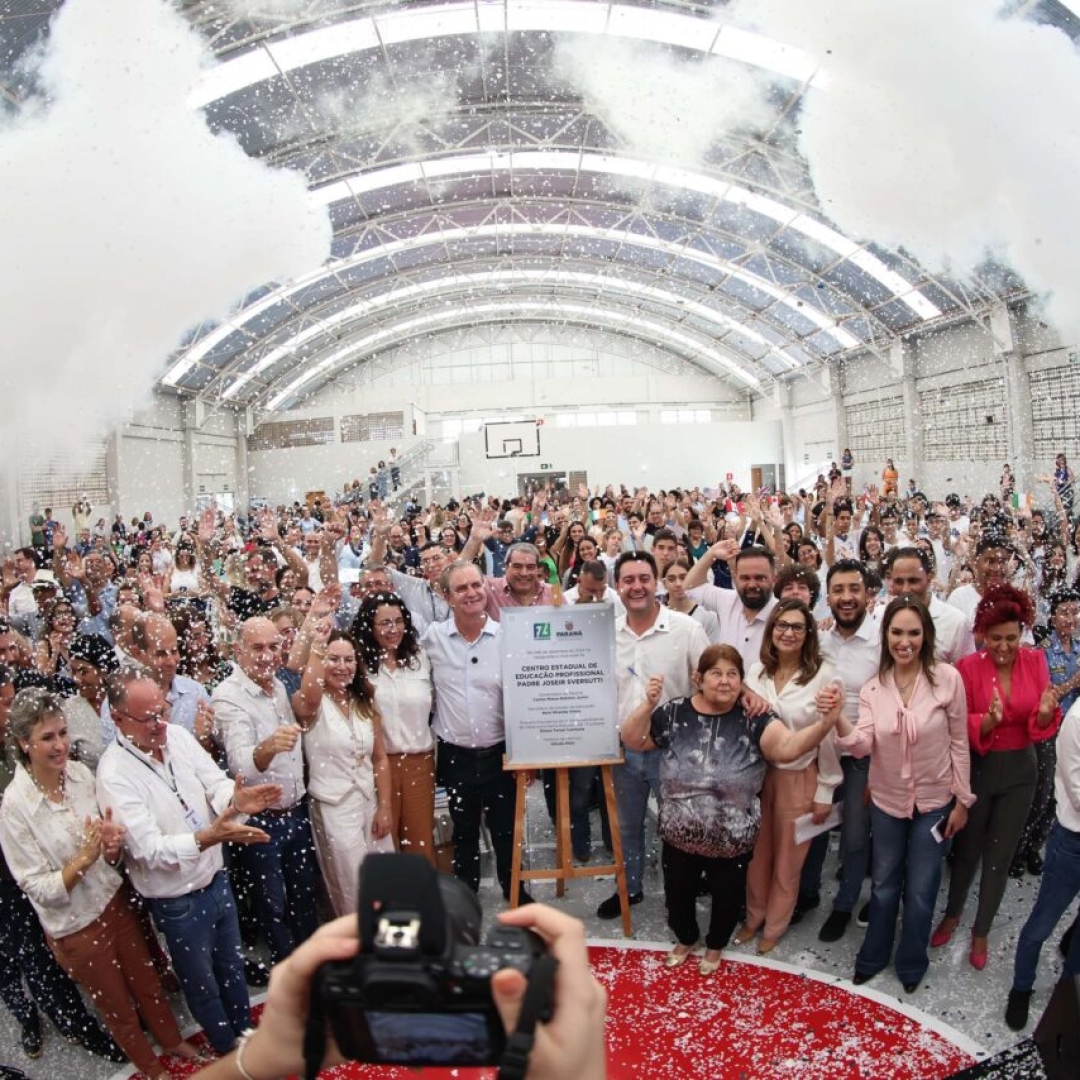 Governador inaugura escola profissional em Maringá