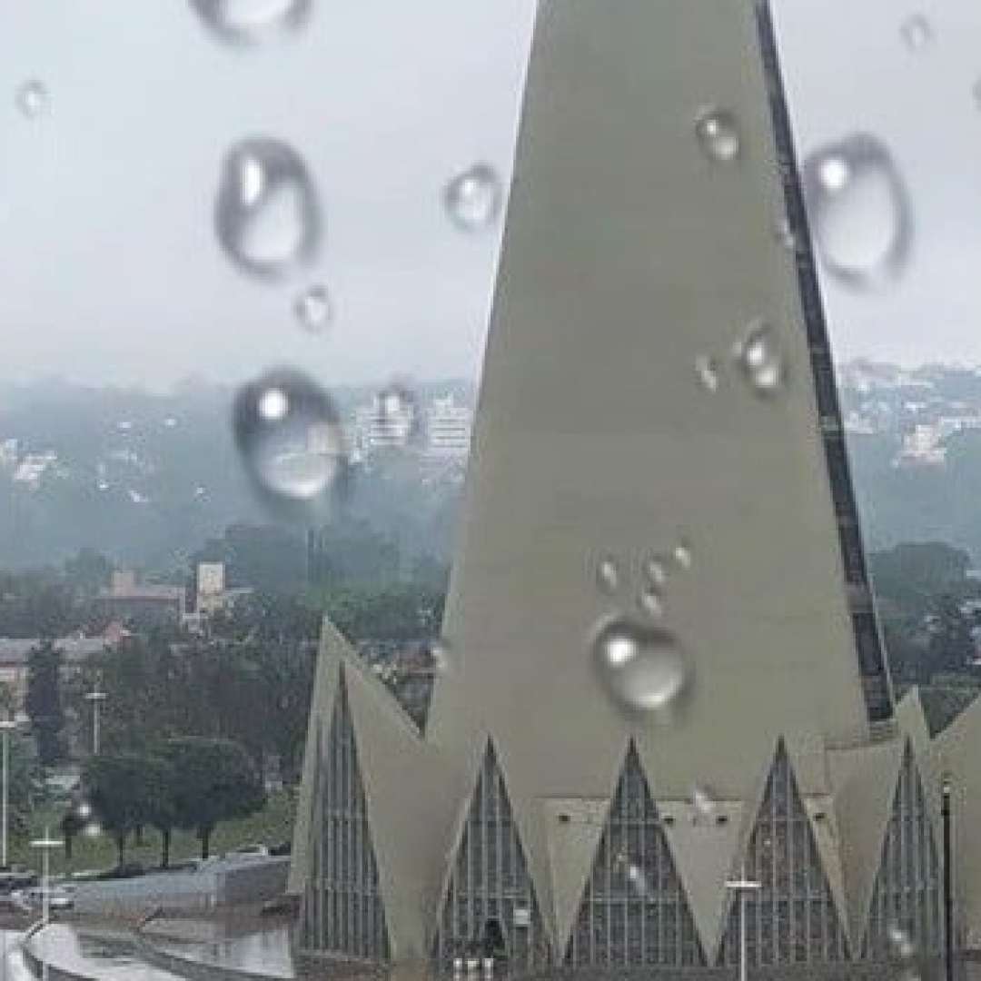 Tempo de chuva em Maringá neste sábado