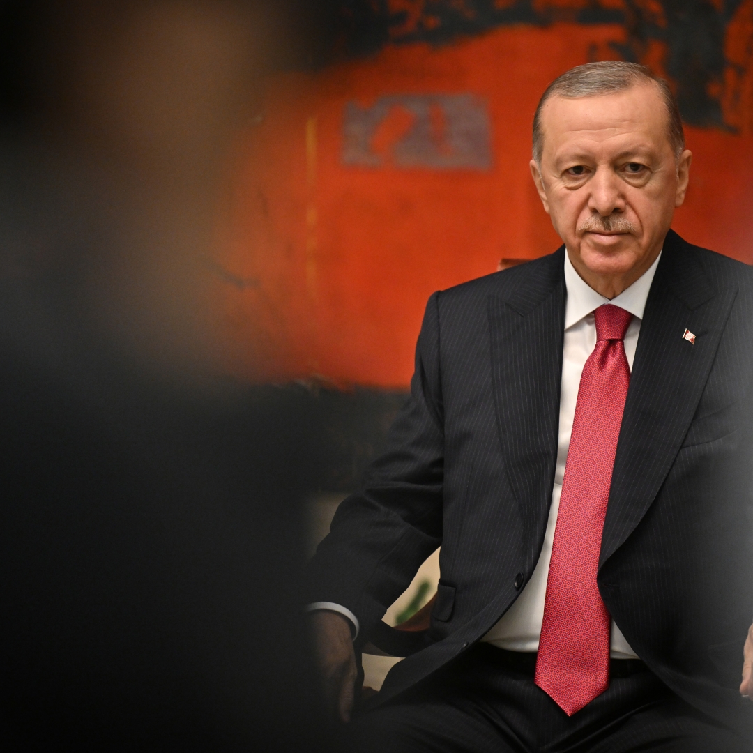 Presidente turco Erdogan fala sobre avanço de rebeldes na Síria