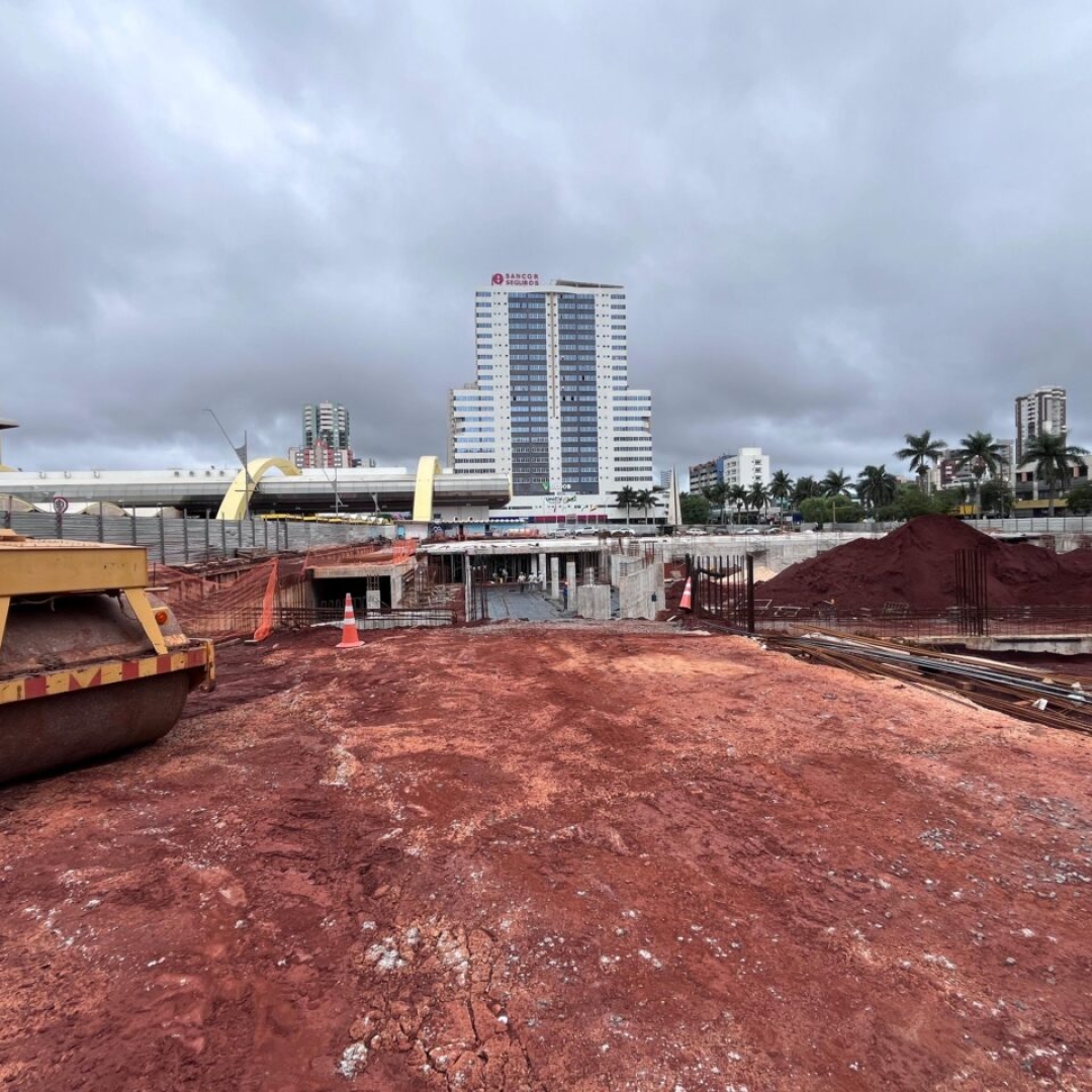 Centro de Eventos Oscar Niemeyer em construção em Maringá