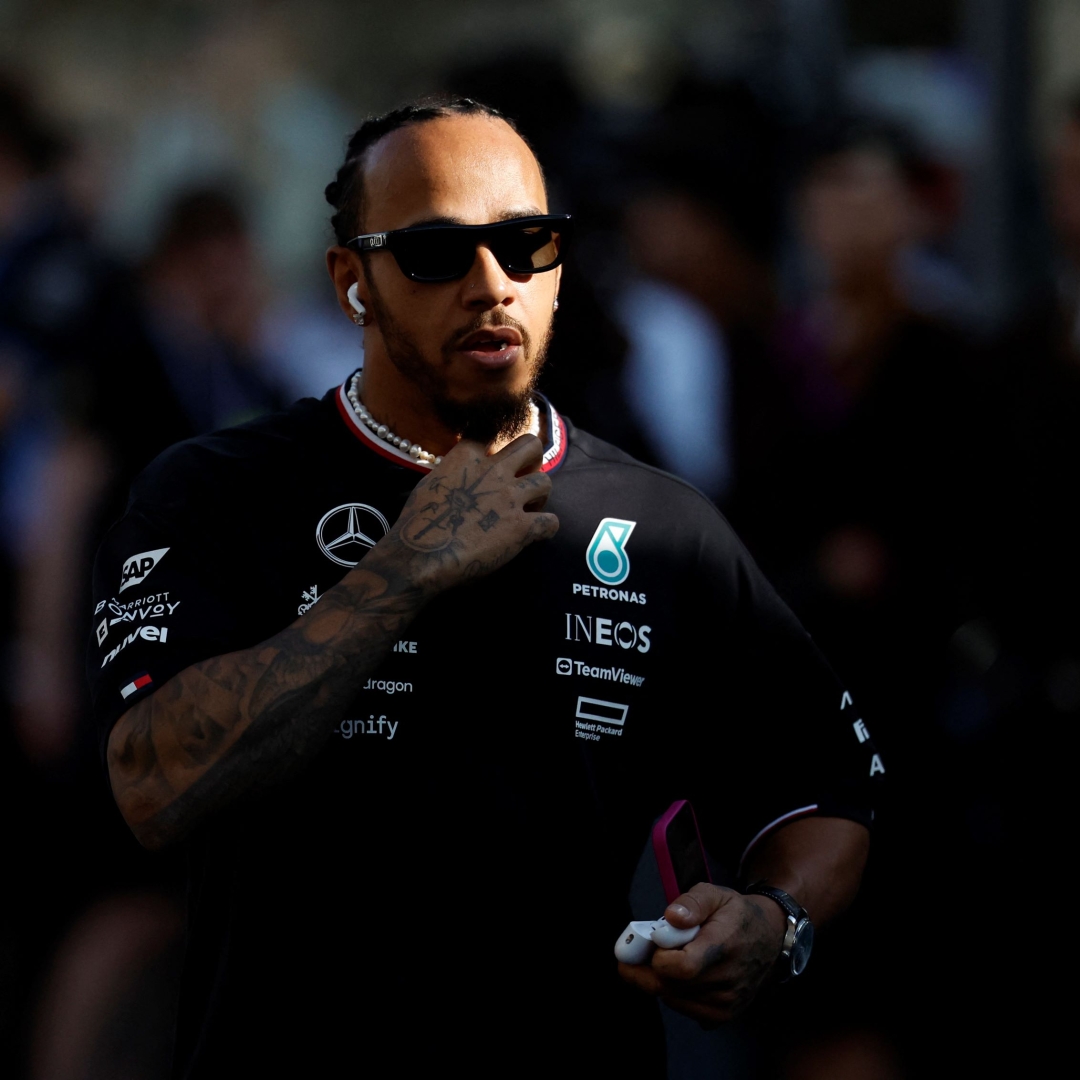 Lewis Hamilton deixa a Mercedes e vai pilotar pela Ferrari