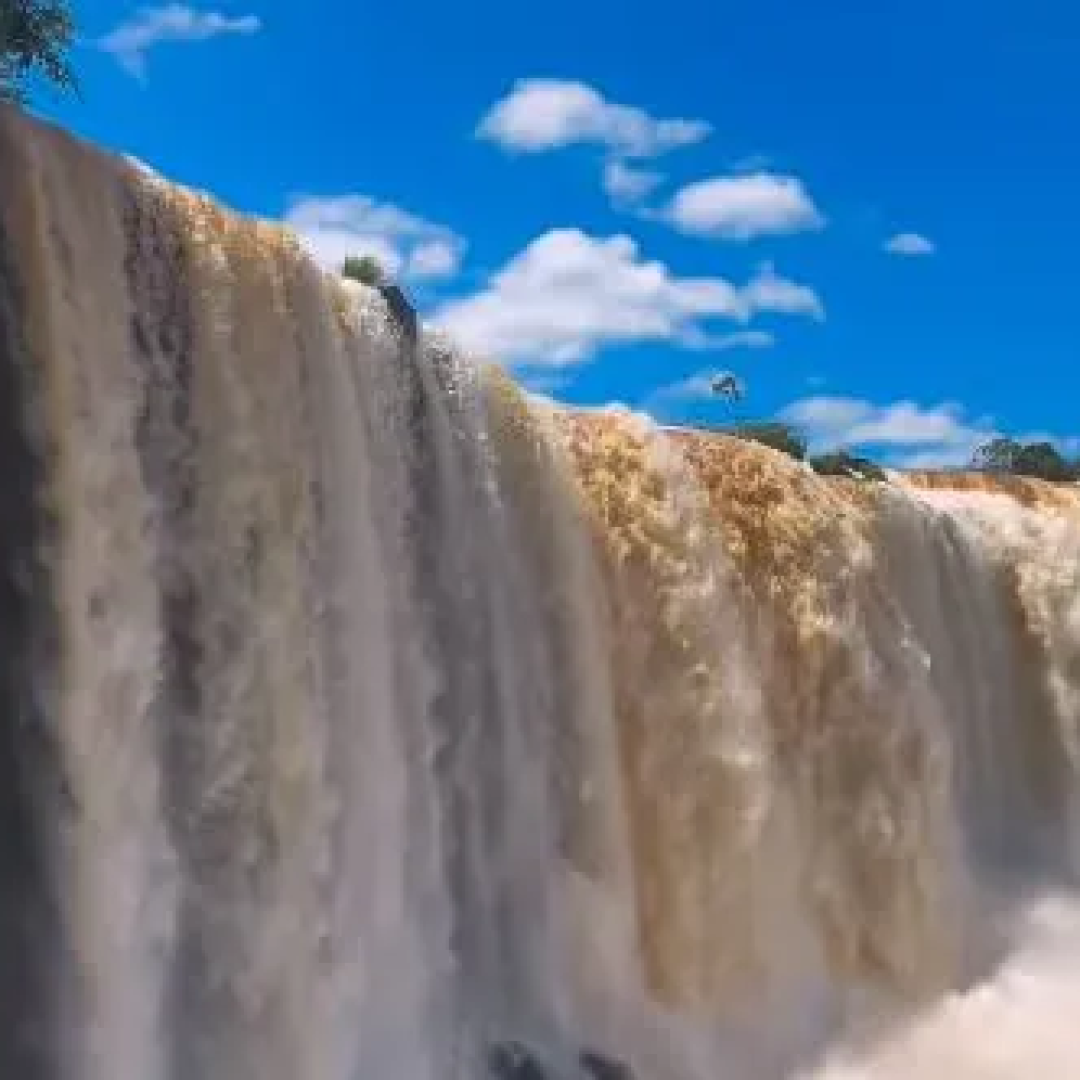 Cataratas do Iguaçu registram vazão cinco vezes acima da média