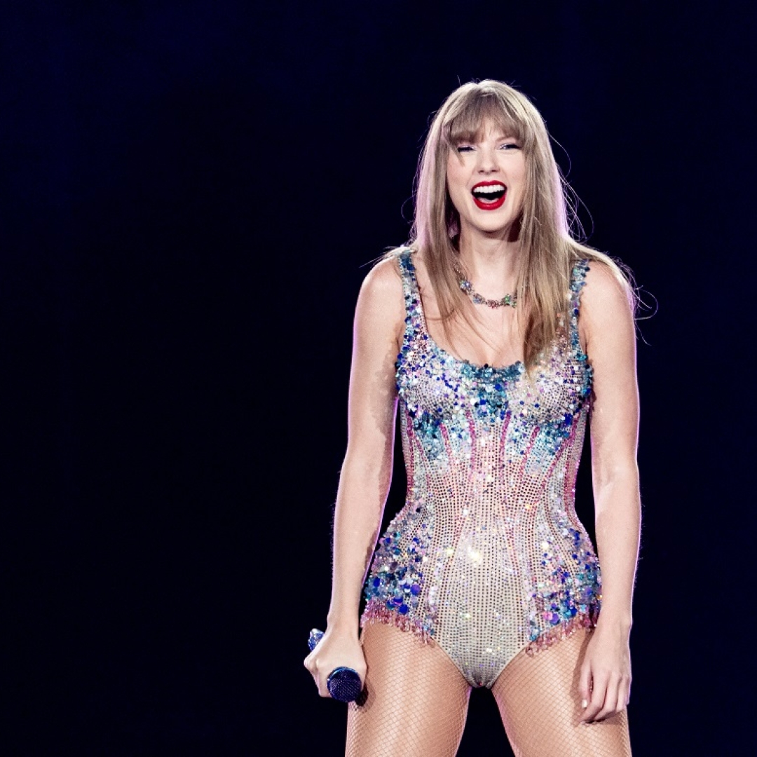 Taylor Swift alcança recorde de vendas com livro da turnê 'The Eras Tour'