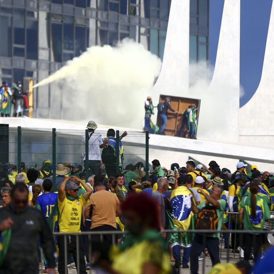 Mecânico é condenado por destruir relógio histórico do Palácio do Planalto