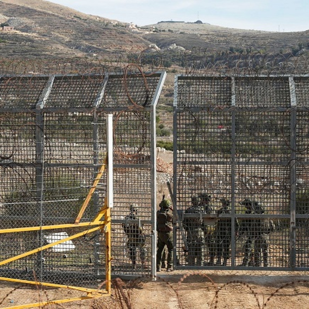 Israel ataca Síria para evitar que armas caiam nas mãos de grupos rebeldes