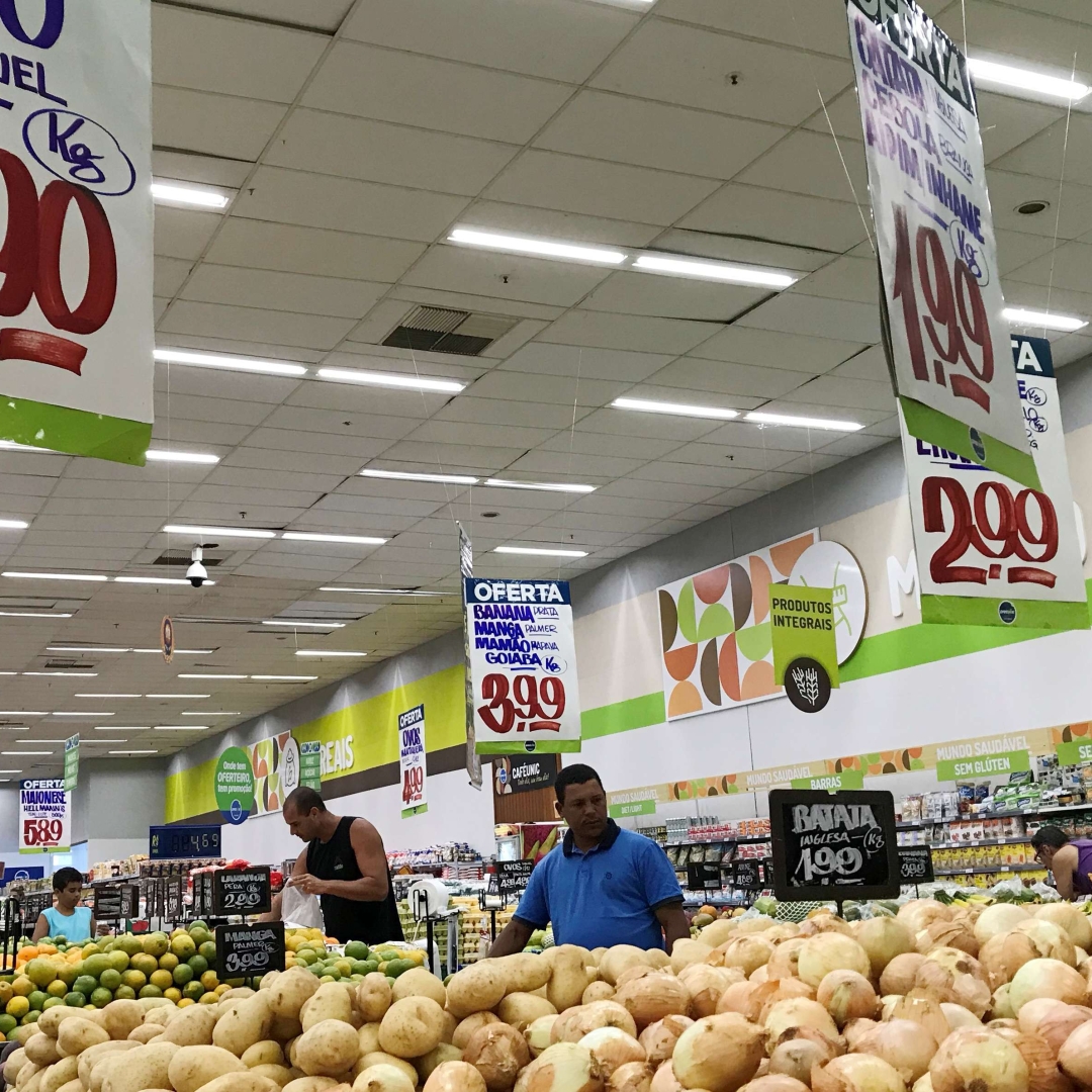 Vendas do comércio brasileiro caem 0,2% em novembro