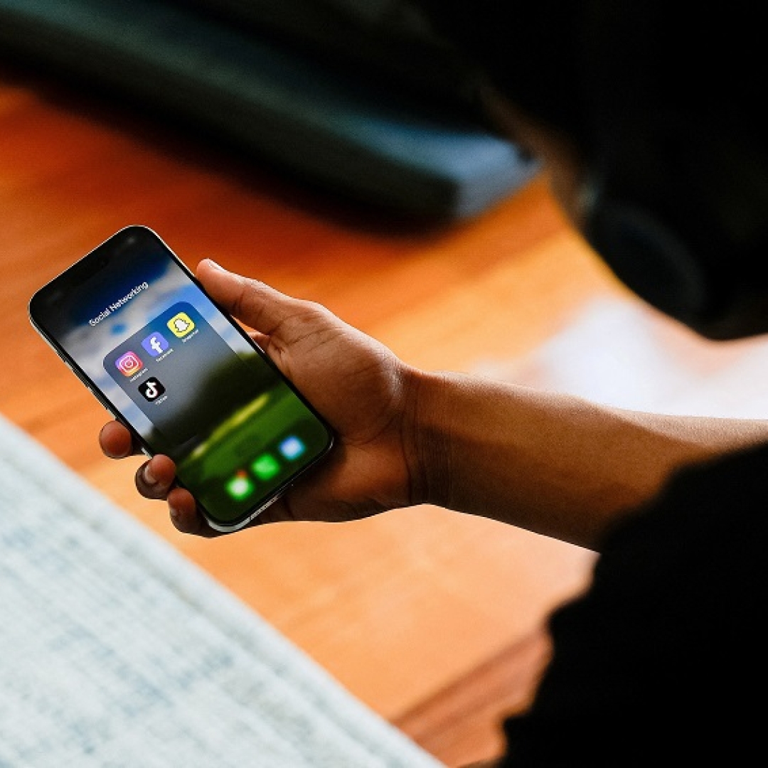 Projeto de lei proíbe uso de celulares em escolas