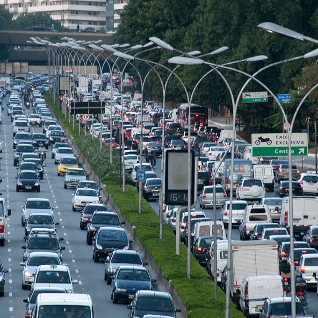 Trânsito em São Paulo tem a maior média diária de congestionamentos desde 2019