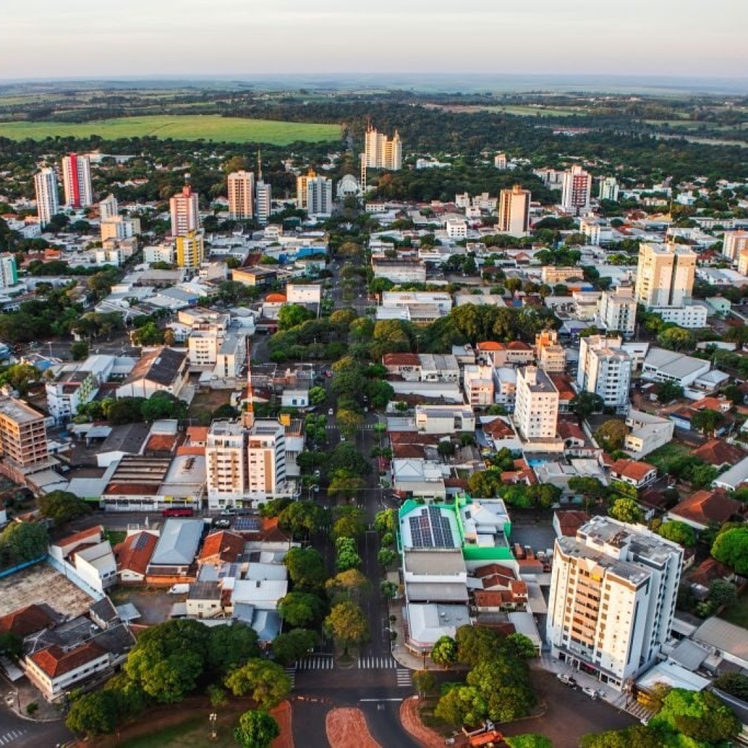 Concursos abertos no Paraná com salários de até R$ 15,7 mil