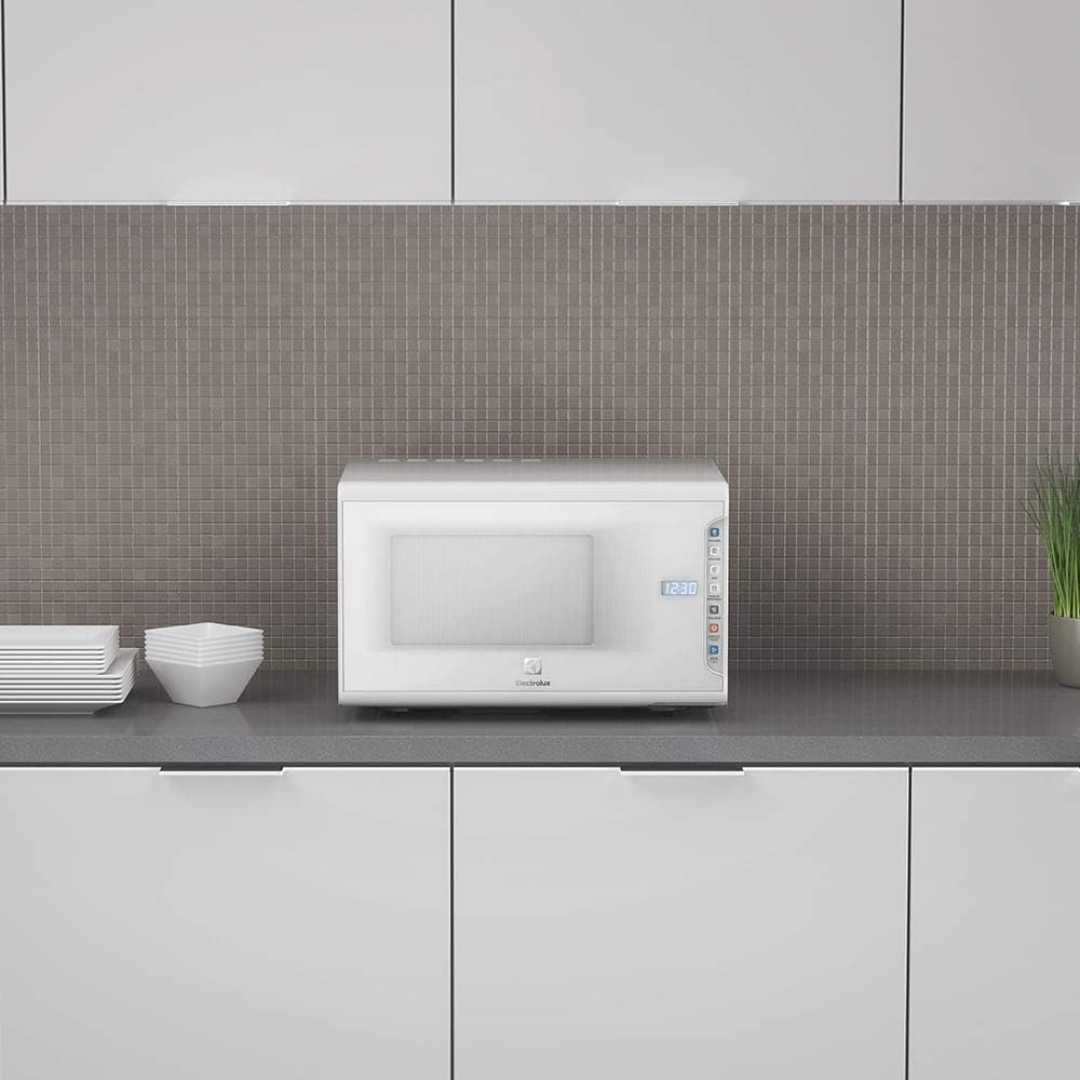 Micro-ondas Electrolux de 31 litros é excelente para otimizar o tempo