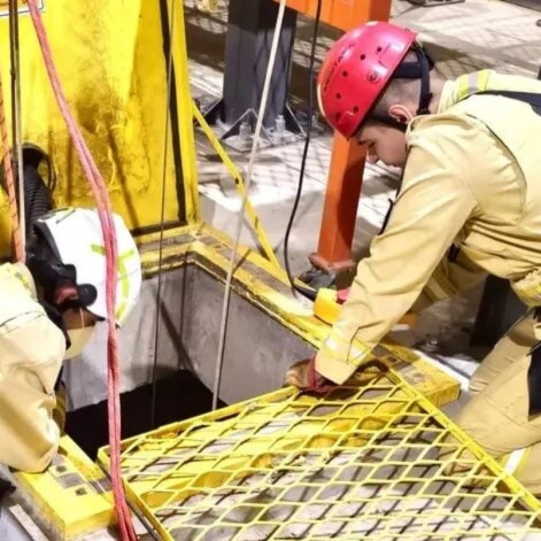 Bombeiros resgatam trabalhador preso em silo no Paraná