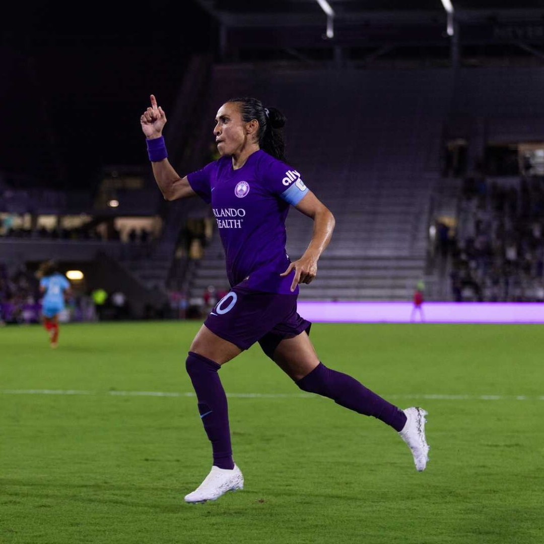 Corinthians negocia com Marta para próxima temporada