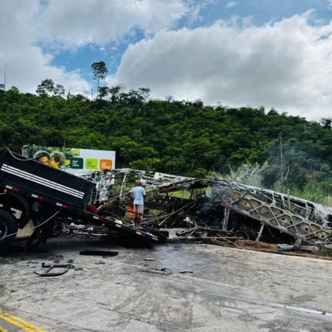 Acidente em Minas Gerais deixa 22 mortos