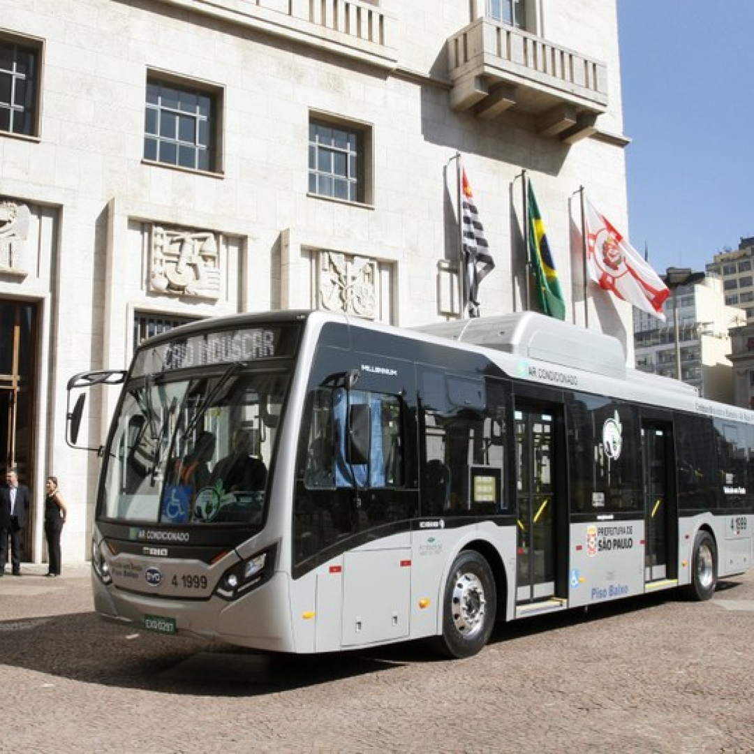 BNDES aprova R$ 95 milhões para compra de ônibus elétricos em São Paulo e Curitiba