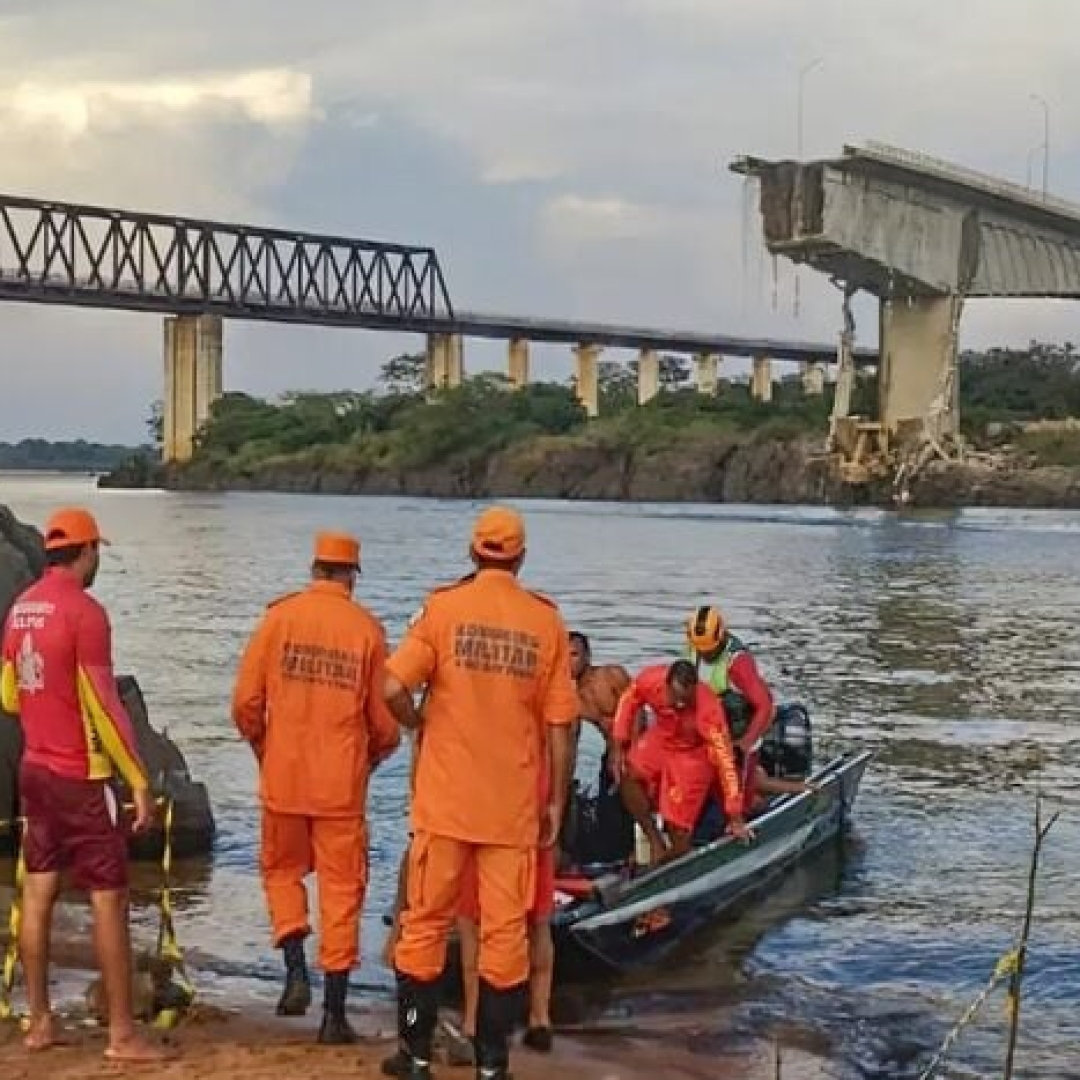 Mais dois corpos são encontrados após desabamento de ponte