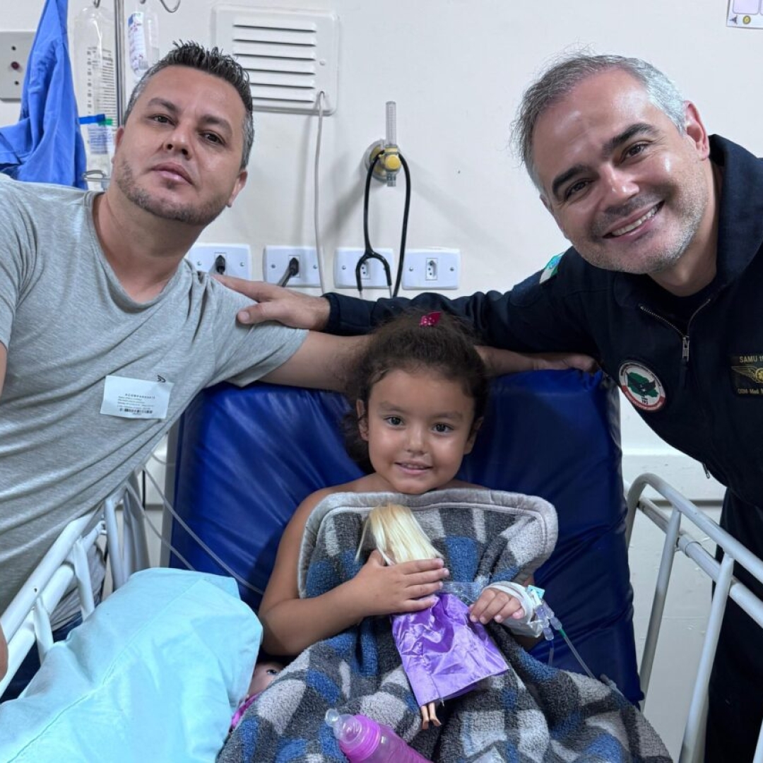 Menina de 5 anos é salva por transfusão de sangue imediata no local do acidente