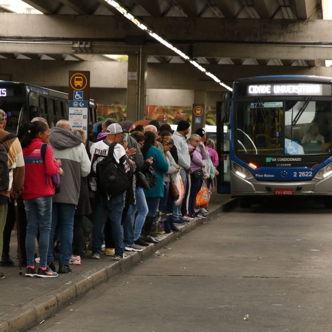 Tarifa de ônibus em São Paulo pode chegar a R$ 5,20 em 2025