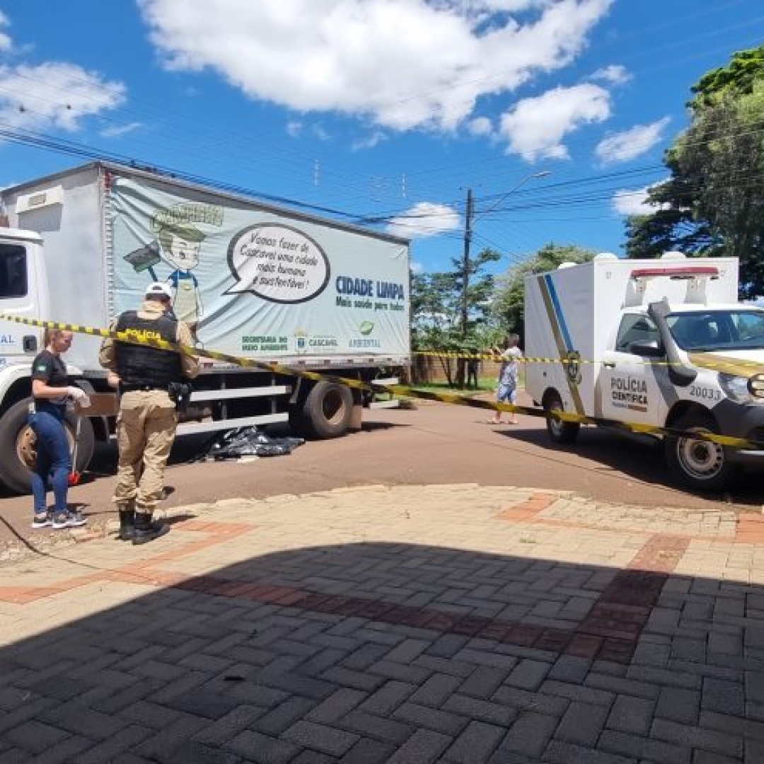 Mulher morre atropelada por caminhão em Cascavel