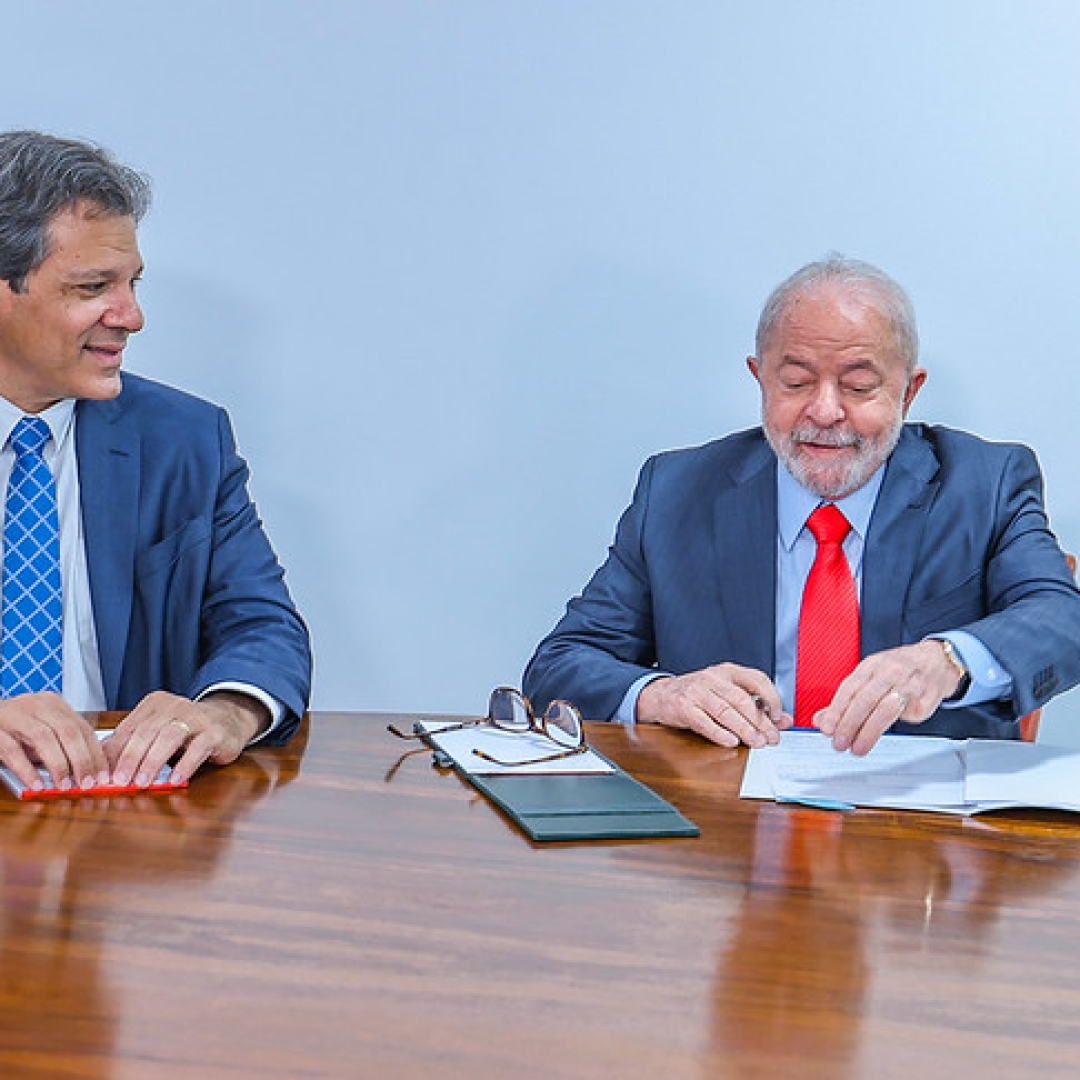 Presidente Lula deve publicar decreto corrigindo o salário mínimo em 2025