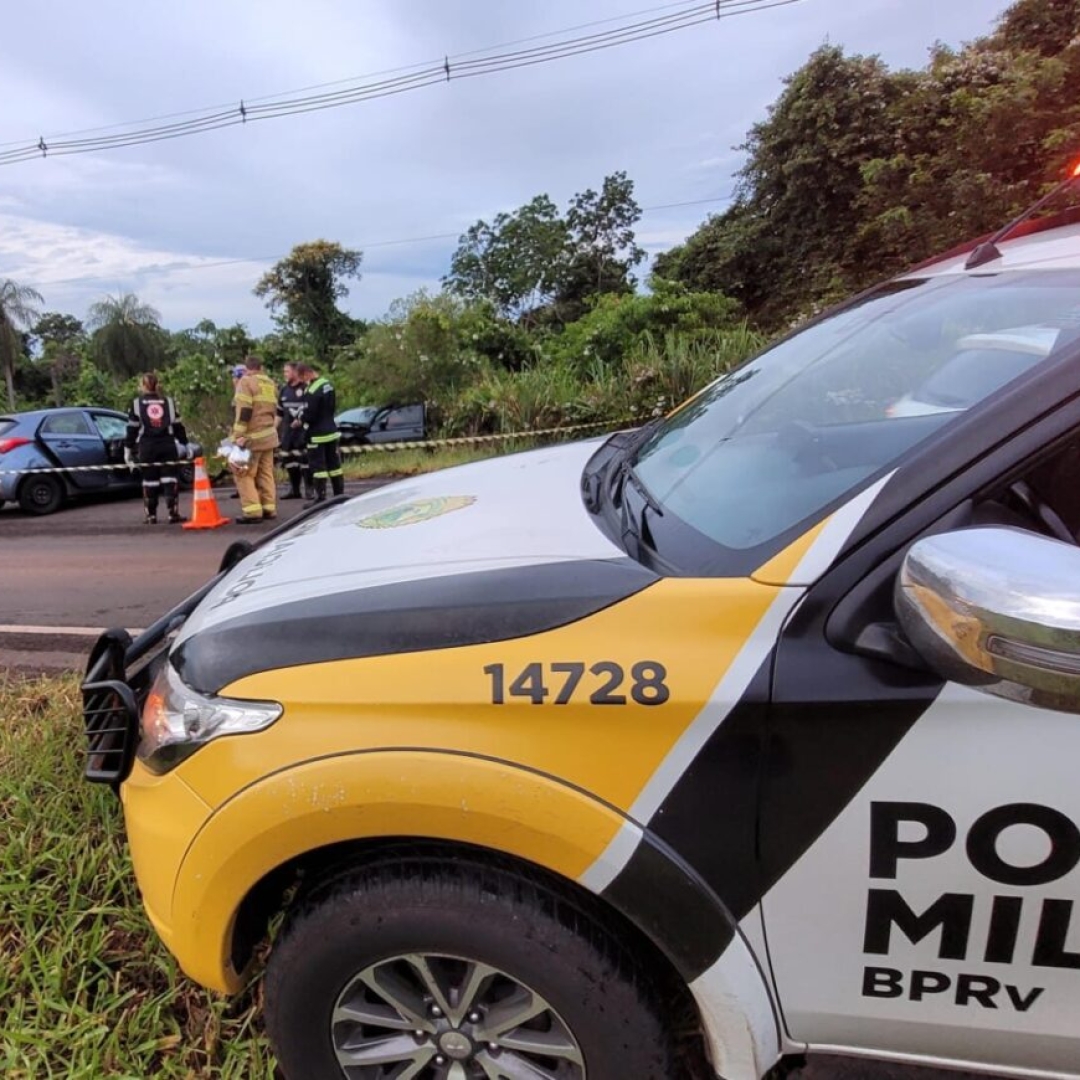 Acidente na PR-577 deixa uma pessoa morta e cinco feridas