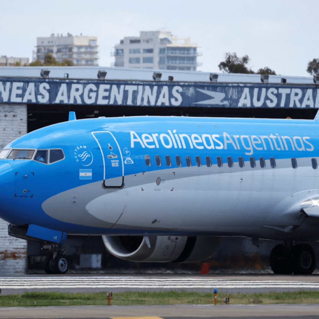 Aerolíneas Argentinas reduz tamanho para possível venda