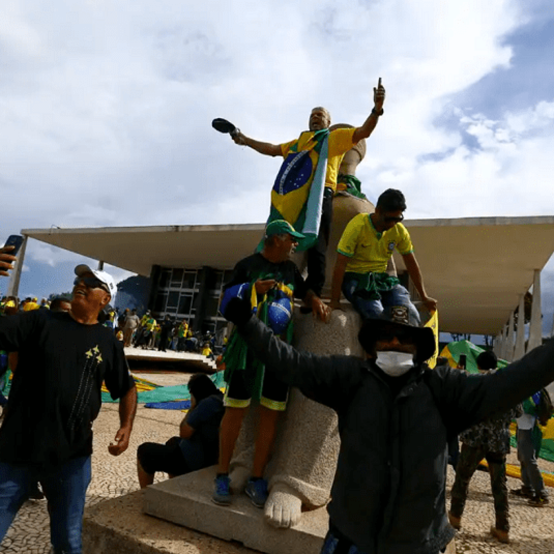 STF condena 371 pessoas envolvidas em atos golpistas em Brasília